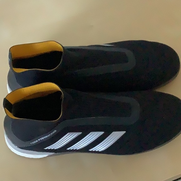 Unique Adidas men’s athletic shoes. Worn only a few times. Like new. - Picture 4 of 5